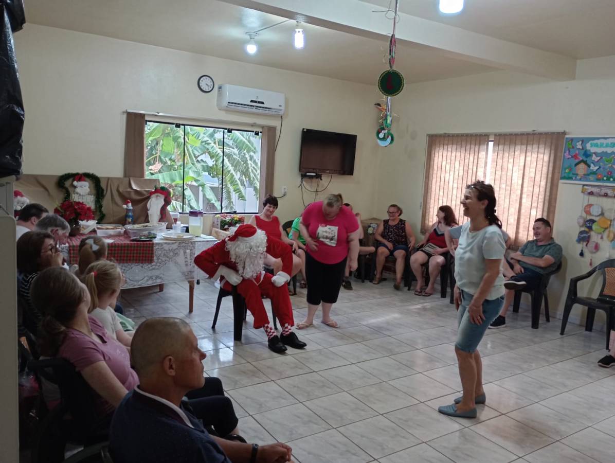 Grupo "Juntos somos mais" do CRAS realizou encontro de final de ano