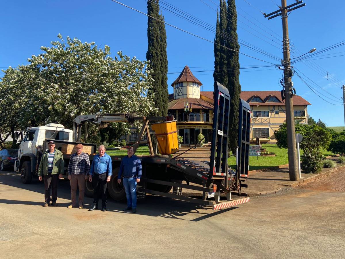 Município segue modernizando a frota de equipamentos e veículos