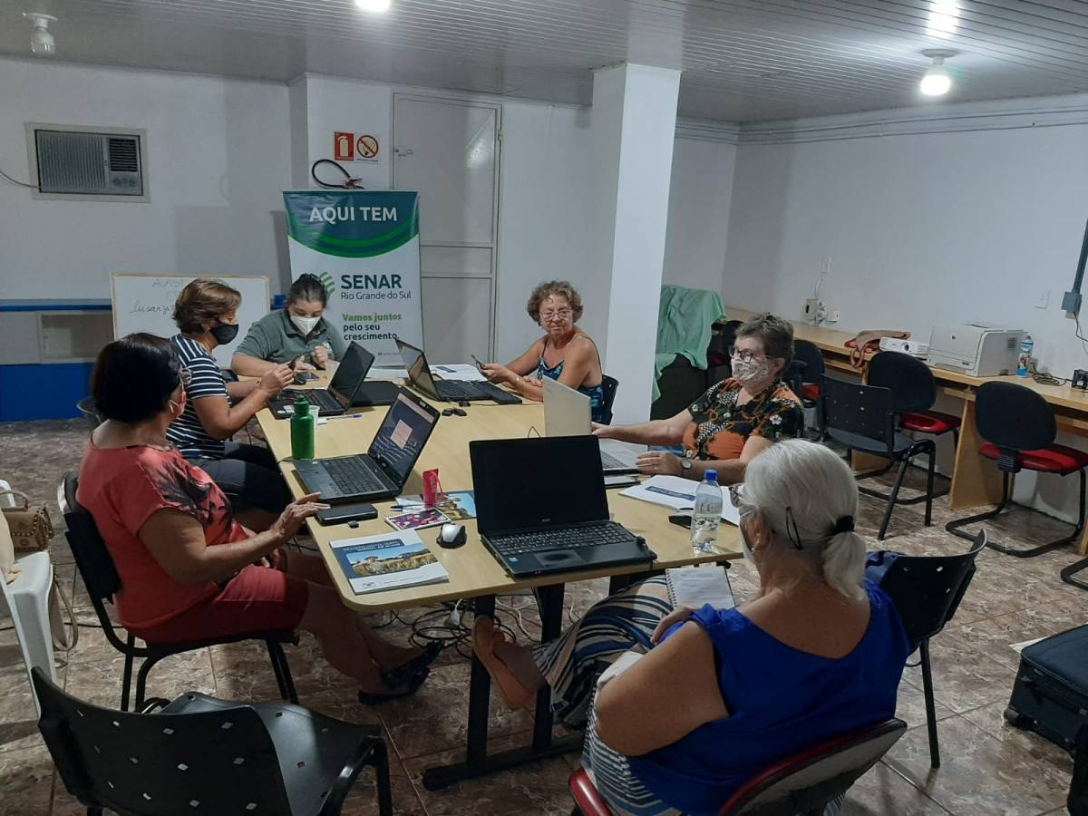 CRAS de São Pedro do Butiá oferece curso de informática para idosos em parceria com o SENAR