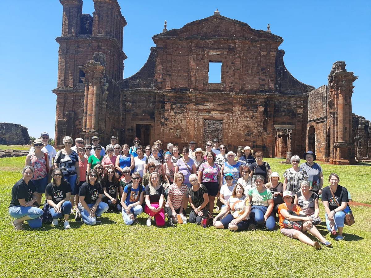 Grupo da Terceira Idade e do Canto realizaram viagem de encerramento