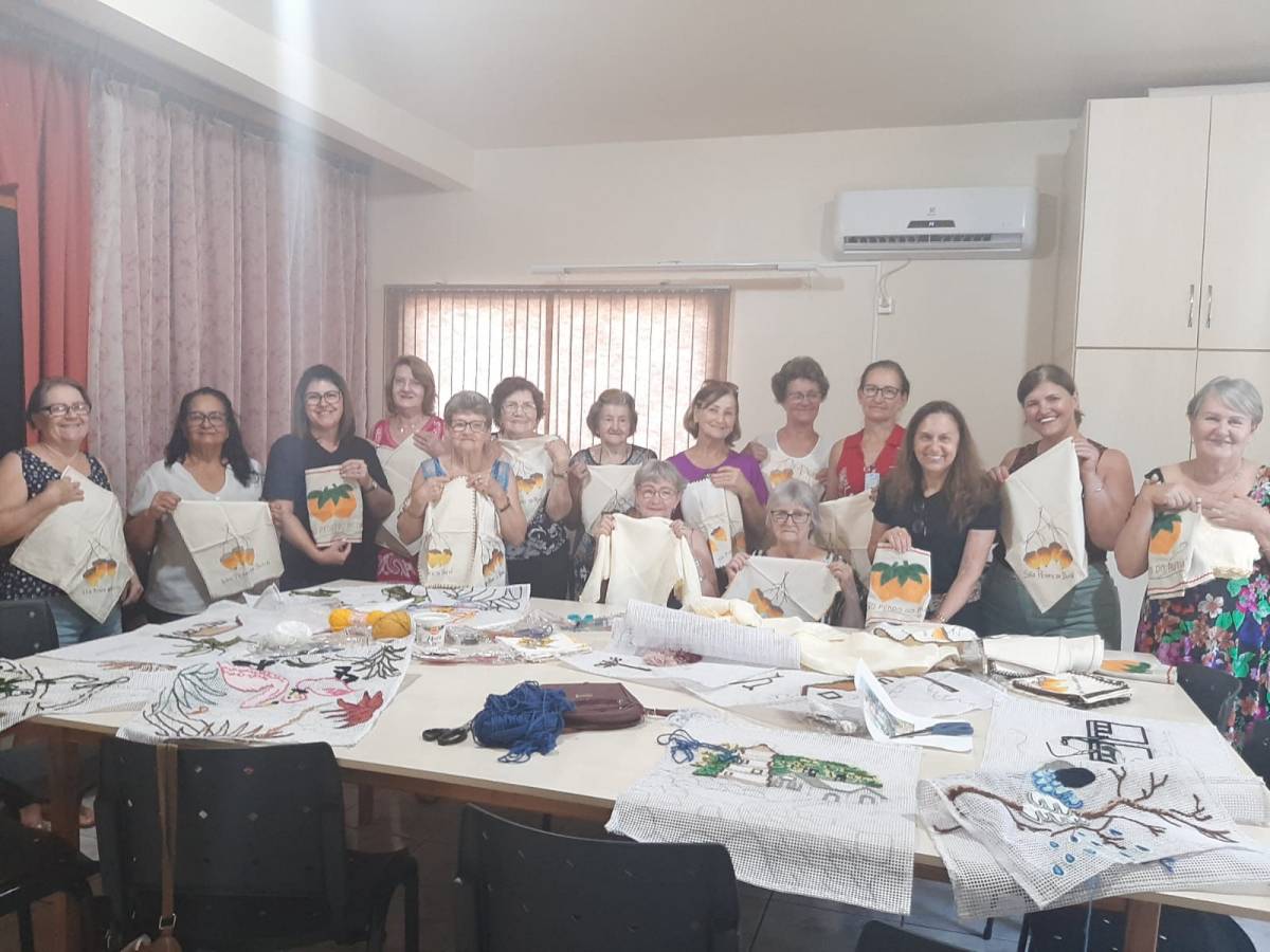 Centro Germâncio Missioneiro recebe doação de artesanatos