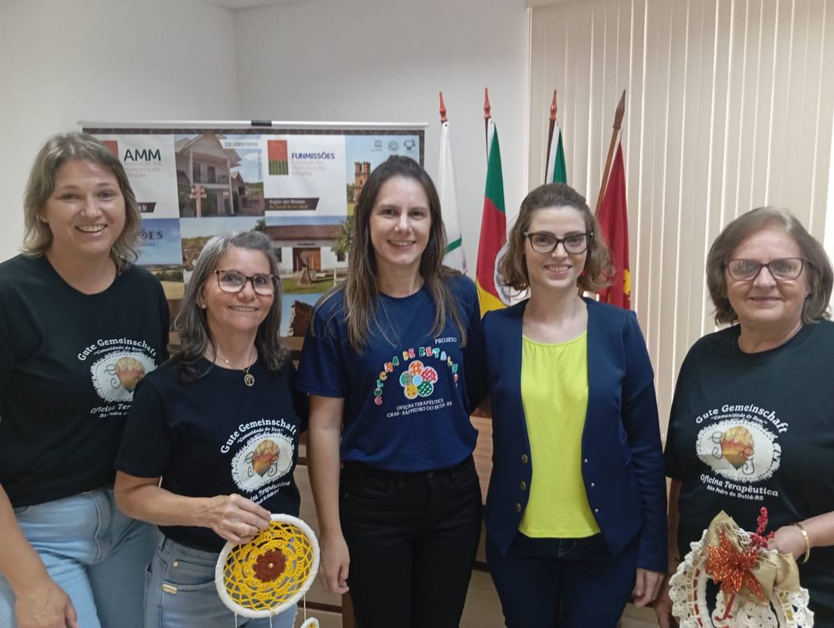 Grupos dos Projetos Colcha de Retalhos e Gute Gemeinschaft, participam de evento na Sede da AMM