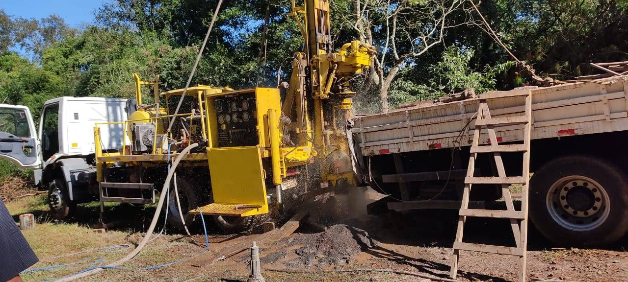 Concluída a perfuração de dois poços artesianos