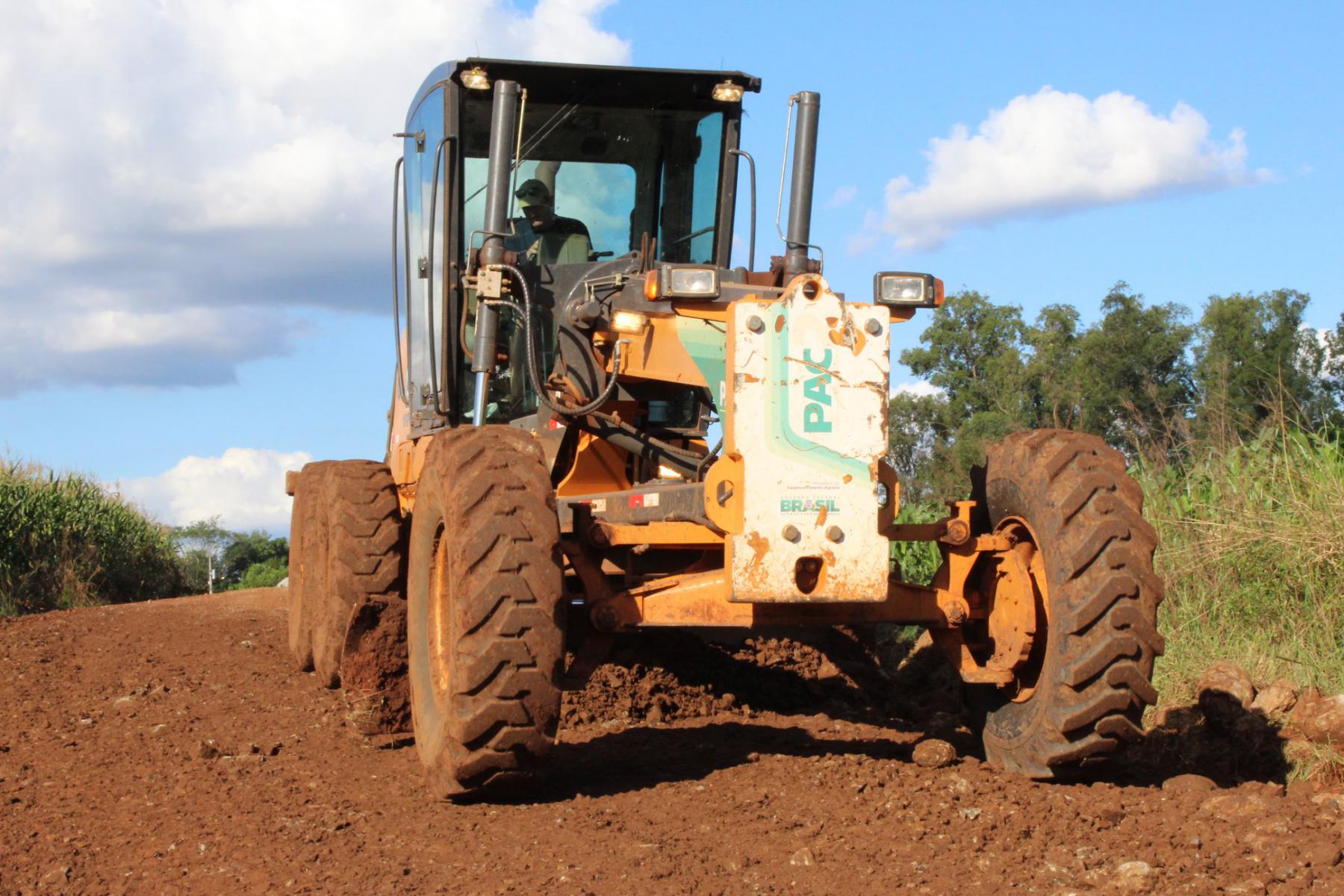 Secretaria de Obras nos reparos pós períodos de chuvas