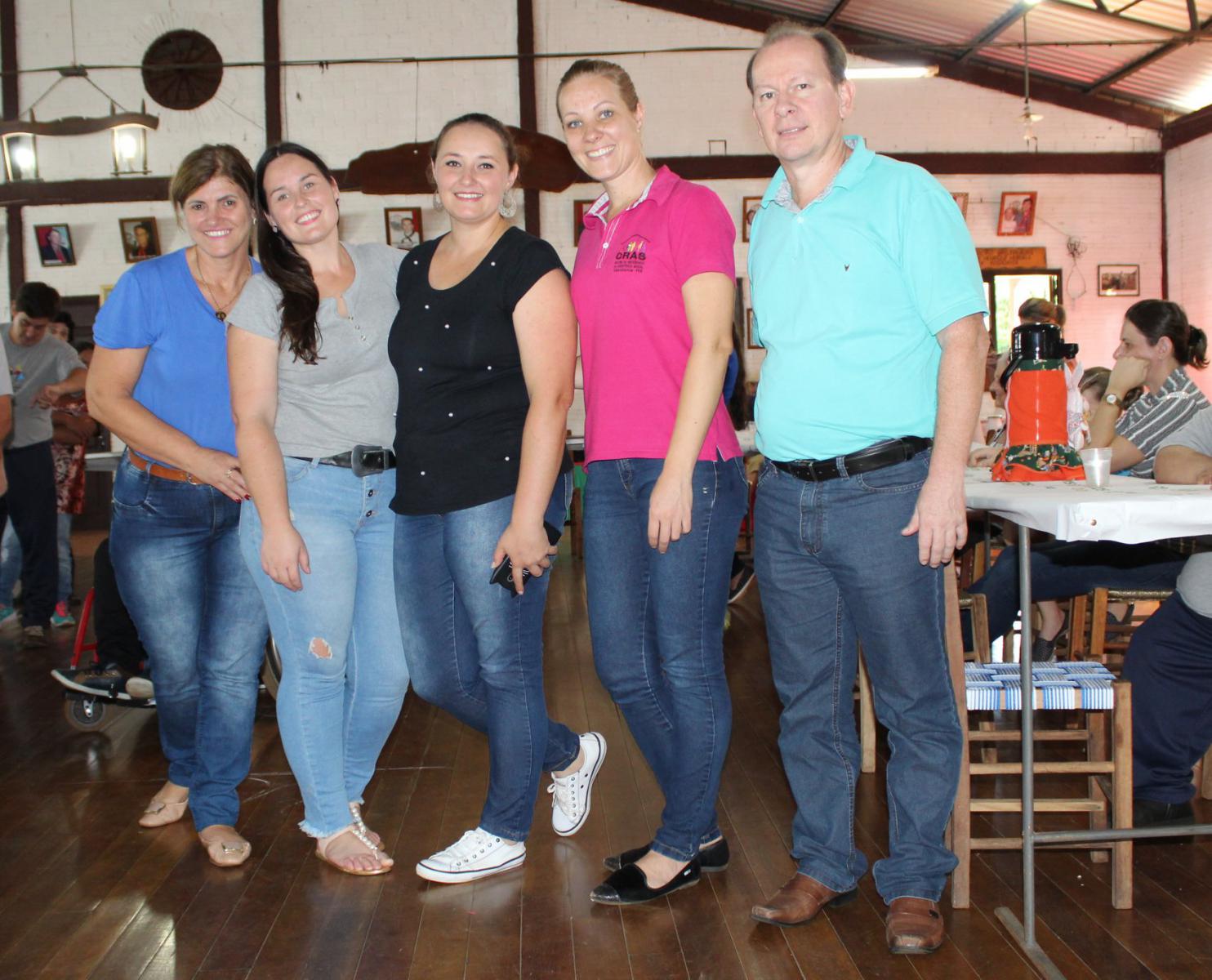 Grupo Juntos Somos Mais do CRAS recepcionam grupo de Ubiretama