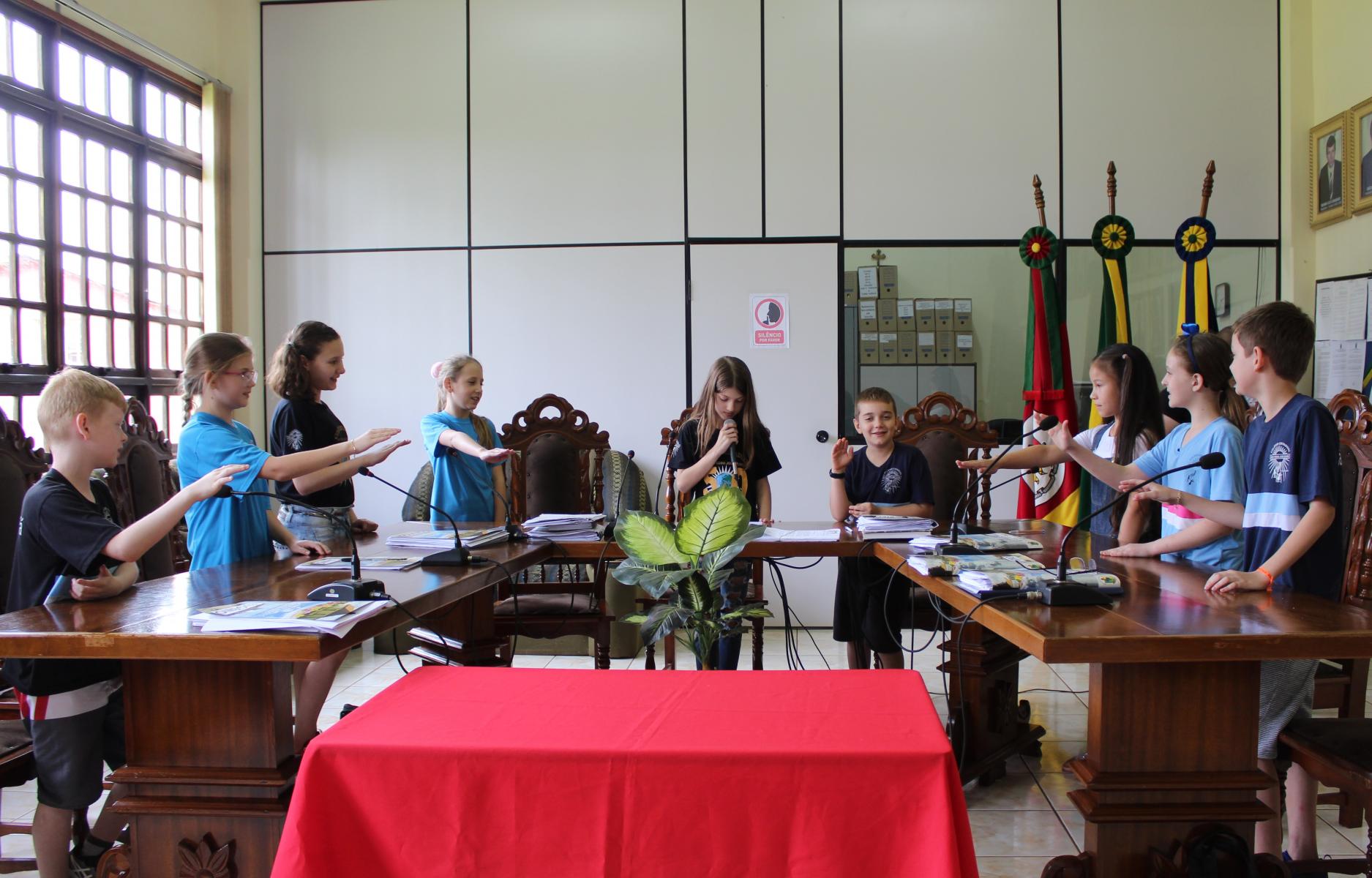 Autoridades Municipais Mirins, Tomam Posse na Câmara de Vereadores