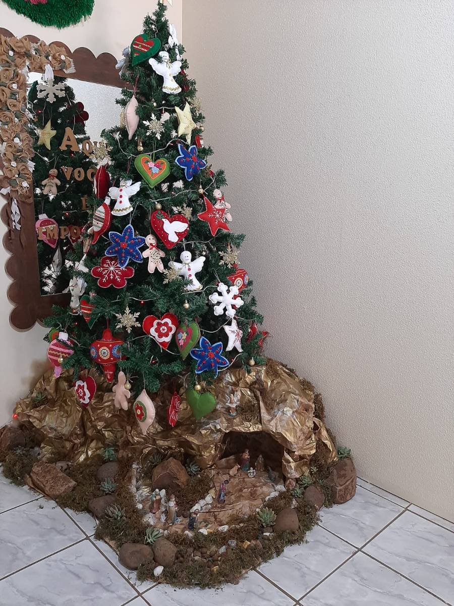 CRAS resgata enfeites natalinos com grupos de convivência