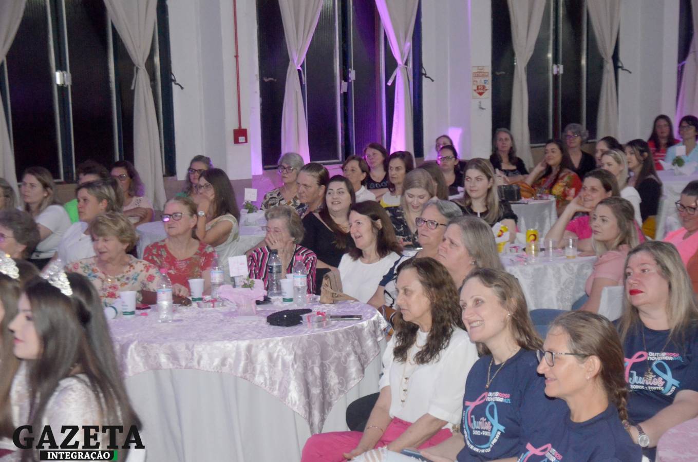 Evento de Outubro Rosa aconteceu na última quarta-feira (19/10) e contou com a participação de mais de 400 mulheres