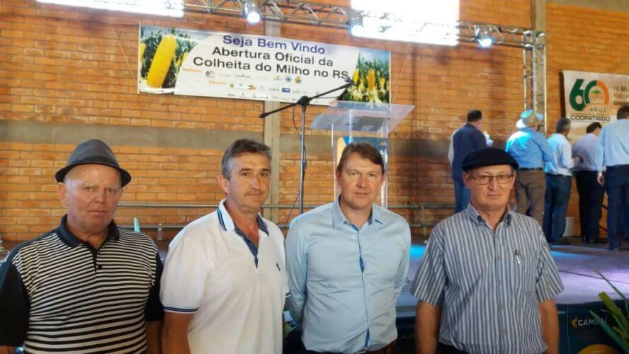 Prefeito Martinho e comitiva participam da abertura oficial da Colheita do Milho no RS