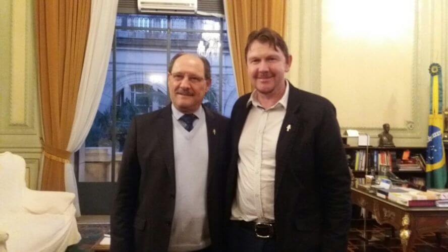 Prefeito viaja a capital