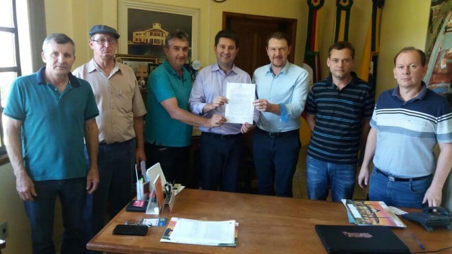 Gabinete recebe visita de Deputado Federal