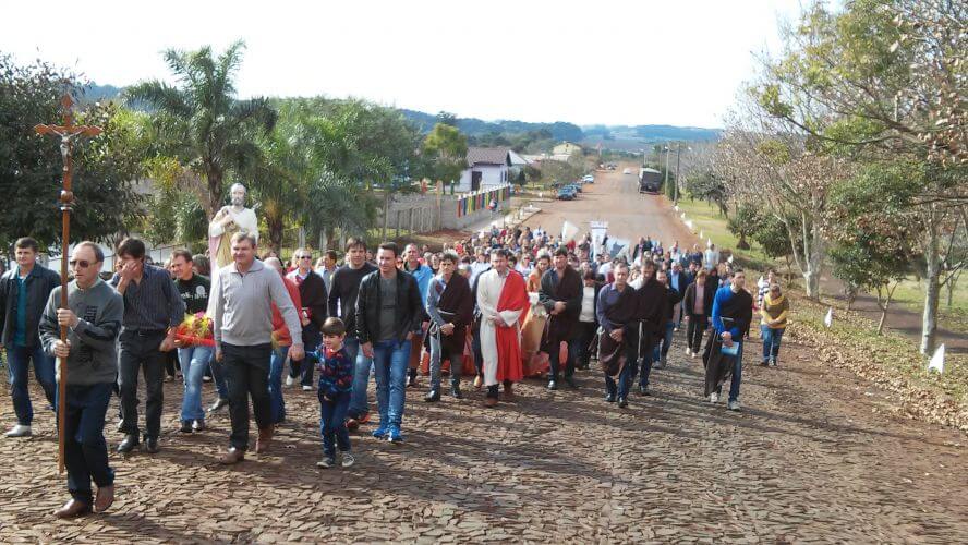 ROMARIA EM HOMENAGEM A SÃO PEDRO 