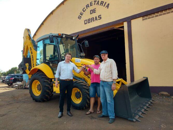 NOVA RETROESCAVADEIRA