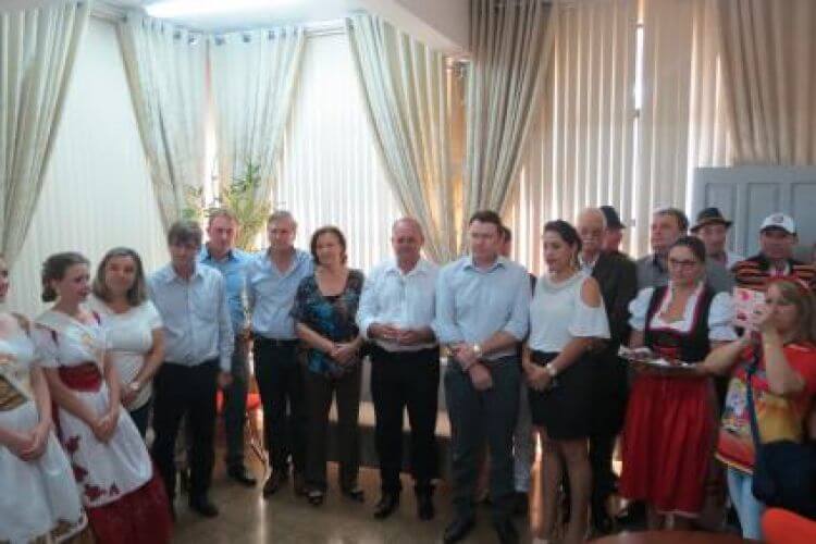 Prefeito Martinho participa da abertura da 24ª Kerbfest Missões