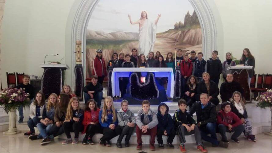 EMEF São Francisco de Borja realiza viagem de estudos para Ametista do Sul