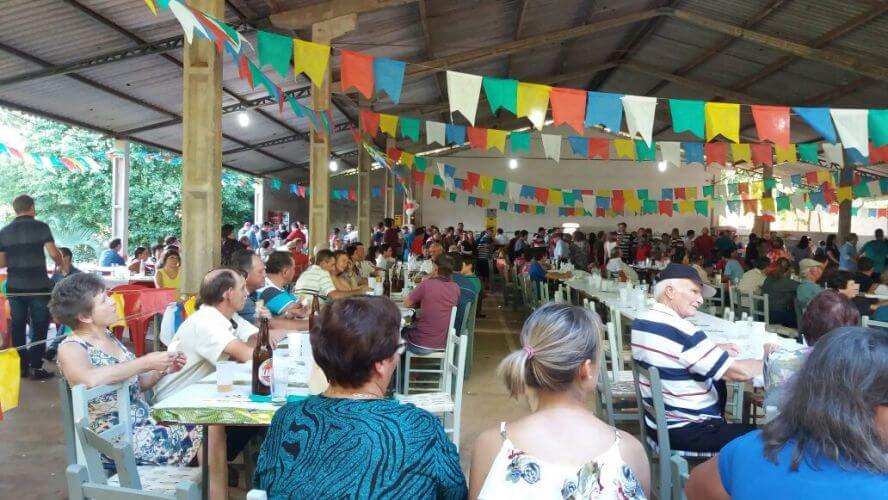 Festa da paróquia contou com grande público