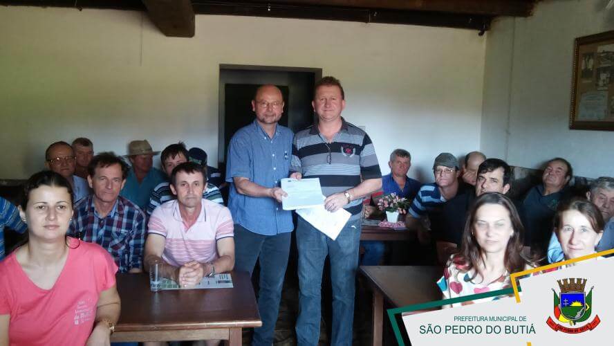 DEPUTADO ELVINO BOHN GASS ENTREGA EMENDA NO VALOR DE R$ 250 MIL AO PREFEITO JOSÉ HENRIQUE HEBERLE