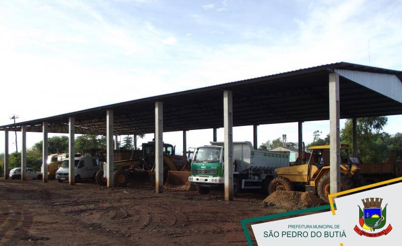 CONSTRUÇÃO DE UM ABRIGO PARA AS MÁQUINAS DA SECRETARIA DE OBRAS