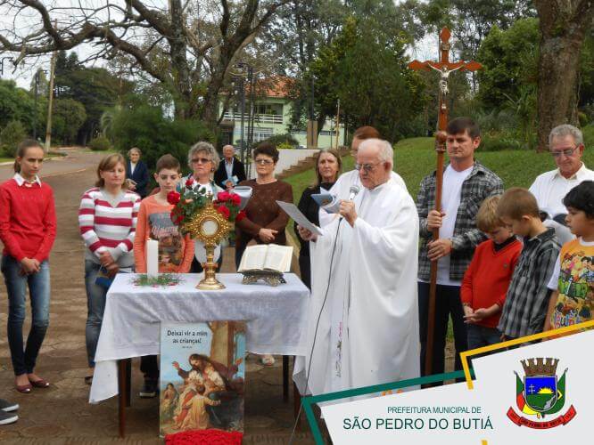 PROCISSÃO DE CORPUS CHRISTI EM SÃO PEDRO DO BUTIÁ