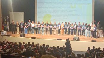 <p><span style="font-weight: 400;">Estudantes do munic&iacute;pio de Nova Candel&aacute;ria recebem premia&ccedil;&atilde;o da OBMEP</span></p>